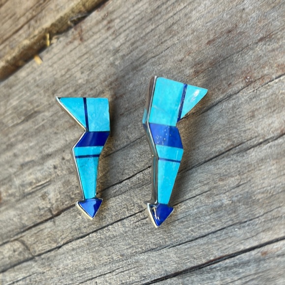 Vintage Turquoise and Lapis inlaid Navajo Broken Arrow Earrings - Picture 9 of 16